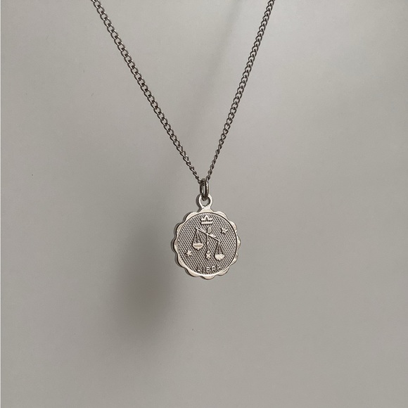 Libra Zodiac dainty pendant charm necklace New vintage STER silver - Picture 3 of 15